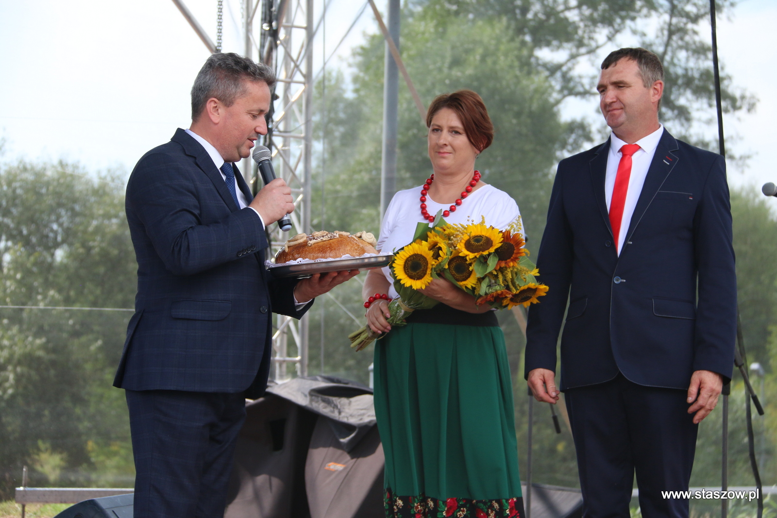 Podziękowali rolnikom za pracę - dożynki w Staszowie