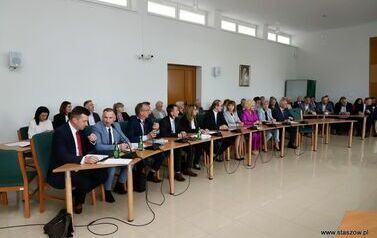 I SESJA RADY MIEJSKIEJ W STASZOWIE 127