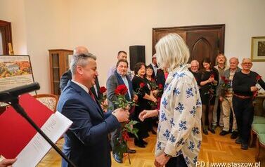Wernisaż wystawy poplenerowej III Międzynarodowego Pleneru Malarskiego, promocja książki ks. Piotra Maroszka &bdquo;Hugo Kołłątaj jako duchowny&rdquo; oraz koncert &bdquo;W Blasku Jubileuszu&rdquo; (27.09.2025 r.) 46
