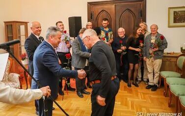 Wernisaż wystawy poplenerowej III Międzynarodowego Pleneru Malarskiego, promocja książki ks. Piotra Maroszka &bdquo;Hugo Kołłątaj jako duchowny&rdquo; oraz koncert &bdquo;W Blasku Jubileuszu&rdquo; (27.09.2025 r.) 48