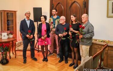 Wernisaż wystawy poplenerowej III Międzynarodowego Pleneru Malarskiego, promocja książki ks. Piotra Maroszka &bdquo;Hugo Kołłątaj jako duchowny&rdquo; oraz koncert &bdquo;W Blasku Jubileuszu&rdquo; (27.09.2025 r.) 52