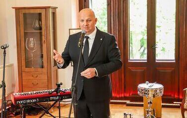Wernisaż wystawy poplenerowej III Międzynarodowego Pleneru Malarskiego, promocja książki ks. Piotra Maroszka &bdquo;Hugo Kołłątaj jako duchowny&rdquo; oraz koncert &bdquo;W Blasku Jubileuszu&rdquo; (27.09.2025 r.) 61
