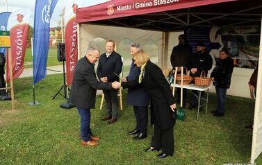 Aleja 500-lecia Staszowa już rośnie! (22.10.2025 r.) 82