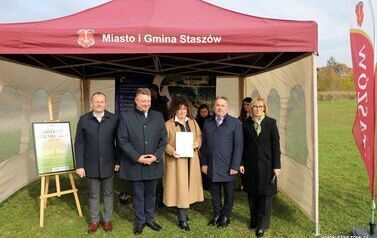 Aleja 500-lecia Staszowa już rośnie! (22.10.2025 r.) 86