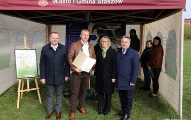 Aleja 500-lecia Staszowa już rośnie! (22.10.2025 r.) 87