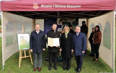 Aleja 500-lecia Staszowa już rośnie! (22.10.2025 r.) 90