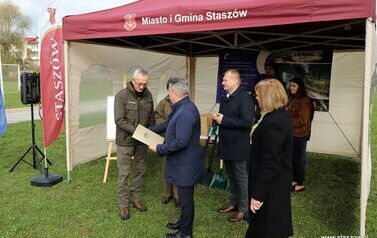 Aleja 500-lecia Staszowa już rośnie! (22.10.2025 r.) 103