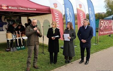 Aleja 500-lecia Staszowa już rośnie! (22.10.2025 r.) 123