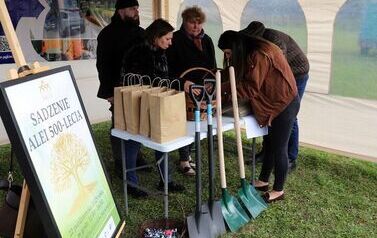 Aleja 500-lecia Staszowa już rośnie! (22.10.2025 r.) 125
