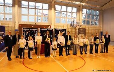 Uroczysta Akademia z okazji Święta Szkoły_PSP nr 2 Stasz&oacute;w (07.11.2025 r.) 6