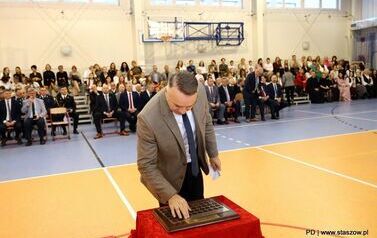 Uroczysta Akademia z okazji Święta Szkoły_PSP nr 2 Stasz&oacute;w (07.11.2025 r.) 48
