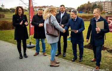 Podsumowanie akcji &bdquo;Aleja 500-lecia Staszowa&rdquo; &ndash; 67 drzew dla miasta (14.11.2025 r.) 10