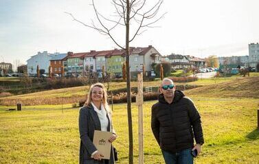 Podsumowanie akcji &bdquo;Aleja 500-lecia Staszowa&rdquo; &ndash; 67 drzew dla miasta (14.11.2025 r.) 25