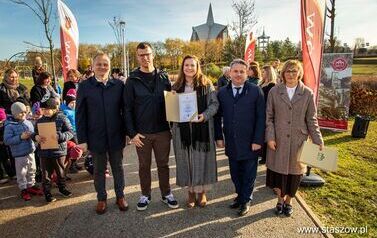 Podsumowanie akcji &bdquo;Aleja 500-lecia Staszowa&rdquo; &ndash; 67 drzew dla miasta (14.11.2025 r.) 55