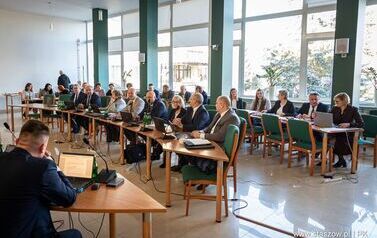 XLII SESJA RADY MIEJSKIEJ W STASZOWIE (30.12.2025 r.) 6