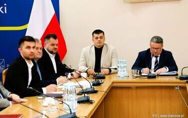 Spotkanie dotyczące przywr&oacute;cenia połączeń kolejowych w powiecie staszowskim (23.01.2026 r.) 2