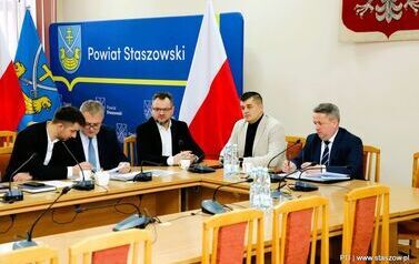 Spotkanie dotyczące przywr&oacute;cenia połączeń kolejowych w powiecie staszowskim (23.01.2026 r.) 4
