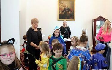 Dzieci z Przedszkola Nr 8 z wizytą w Pałacu Kołłątaj&oacute;w (04.02.2026 r.) 9