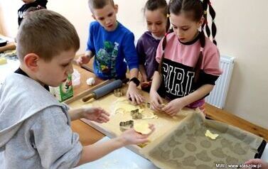 Słodka przygoda w Pałacu Kołłątaj&oacute;w &ndash; mali cukiernicy z Mostek w akcji (18.03.2026 r.)  31