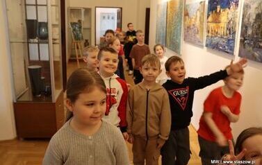 Słodkie warsztaty i zwiedzanie pałacu &ndash; wyjątkowy dzień uczni&oacute;w z Mostek (26.03.2026r.) 6