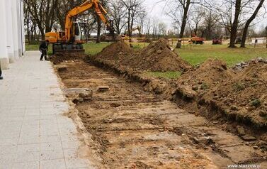Renowacja parku w Wiśniowej postępy prac (15.16.04.2026 r.) 15
