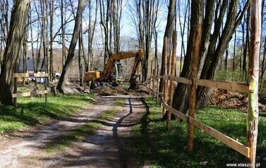 Renowacja parku w Wiśniowej postępy prac (15.16.04.2026 r.) 16