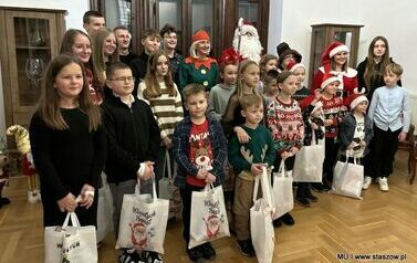 Magia Świąt w Pałacu Kołłątaj&oacute;w &ndash; Mikołajki z KGW &bdquo;Wisienki&rdquo; (01.12.2024 r.) 3