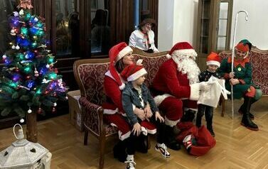 Magia Świąt w Pałacu Kołłątaj&oacute;w &ndash; Mikołajki z KGW &bdquo;Wisienki&rdquo; (01.12.2024 r.) 12