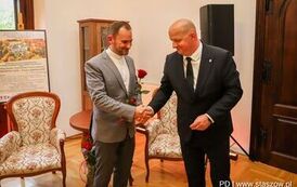 Wernisaż wystawy poplenerowej III Międzynarodowego Pleneru Malarskiego, promocja książki ks. Piotra Maroszka &bdquo;Hugo Kołłątaj jako duchowny&rdquo; oraz koncert &bdquo;W Blasku Jubileuszu&rdquo; (27.09.2025 r.) 3