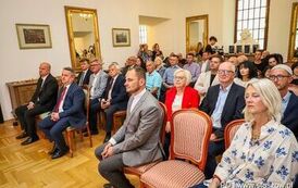 Wernisaż wystawy poplenerowej III Międzynarodowego Pleneru Malarskiego, promocja książki ks. Piotra Maroszka &bdquo;Hugo Kołłątaj jako duchowny&rdquo; oraz koncert &bdquo;W Blasku Jubileuszu&rdquo; (27.09.2025 r.) 64