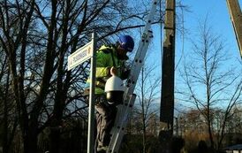 Stasz&oacute;w stawia na bezpieczeństwo &ndash; nowe kamery monitoringu miejskiego już w montaż (21.11.2024 r.) 2