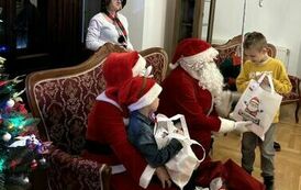 Magia Świąt w Pałacu Kołłątaj&oacute;w &ndash; Mikołajki z KGW &bdquo;Wisienki&rdquo; (01.12.2024 r.) 8