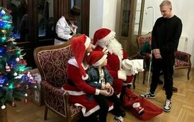Magia Świąt w Pałacu Kołłątaj&oacute;w &ndash; Mikołajki z KGW &bdquo;Wisienki&rdquo; (01.12.2024 r.) 16