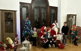 Magia Świąt w Pałacu Kołłątaj&oacute;w &ndash; Mikołajki z KGW &bdquo;Wisienki&rdquo; (01.12.2024 r.) 21