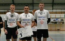 Pogoń Stasz&oacute;w wygrywa Mikołajkowy Turniej Siatk&oacute;wki  5
