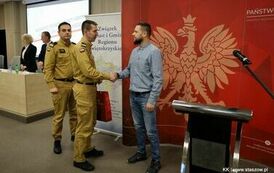 Bohater jest wśr&oacute;d nas -  Mirosław Wyrzykowski nagrodzony za uratowanie 15-letniej dziewczyny z pożaru (04.02.2025 r.) 6