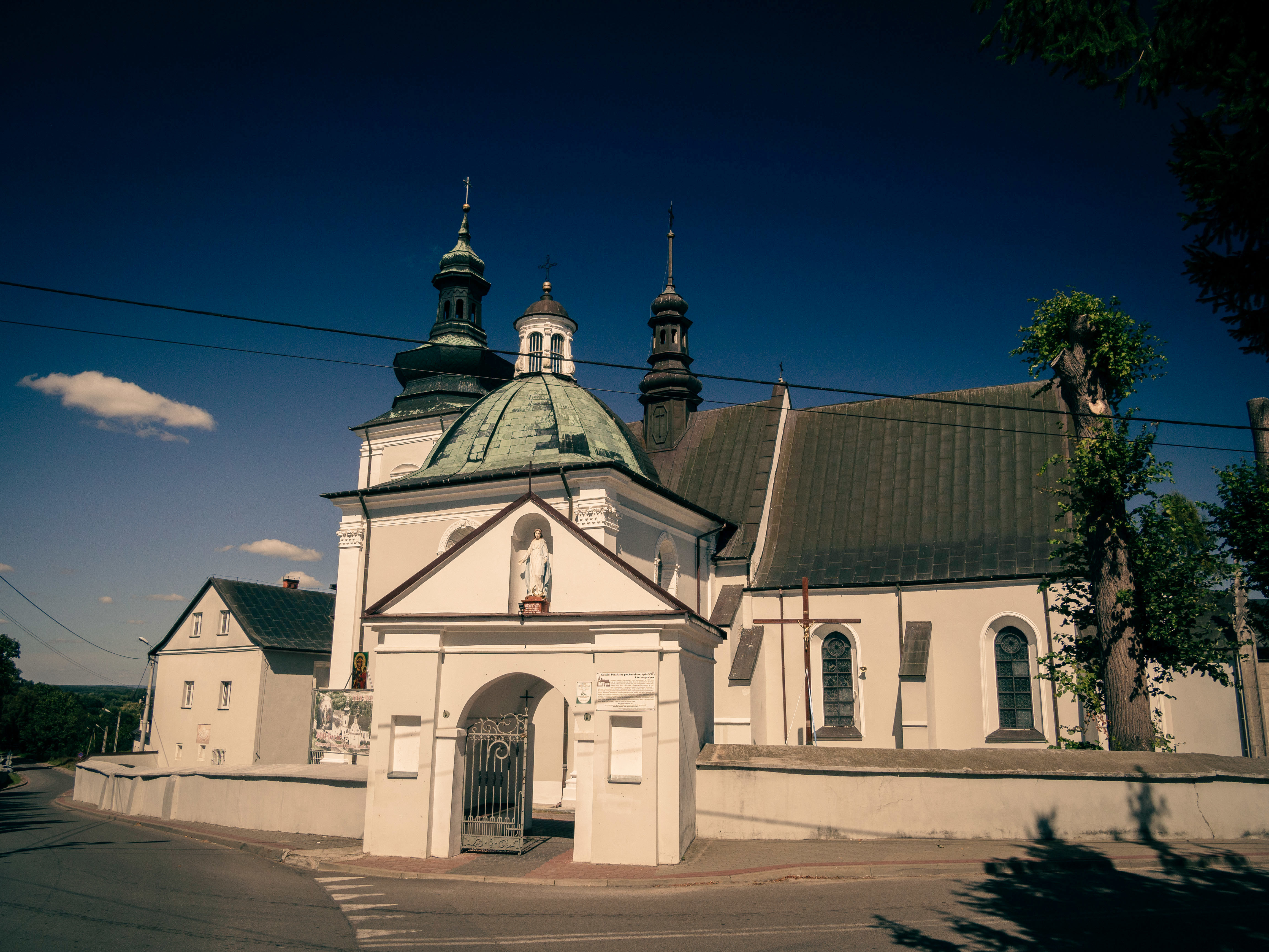 Kościół w Kurozwękach