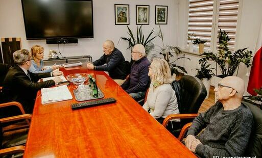 Burmistrz spotkał się z członkami PTTK w Staszowie