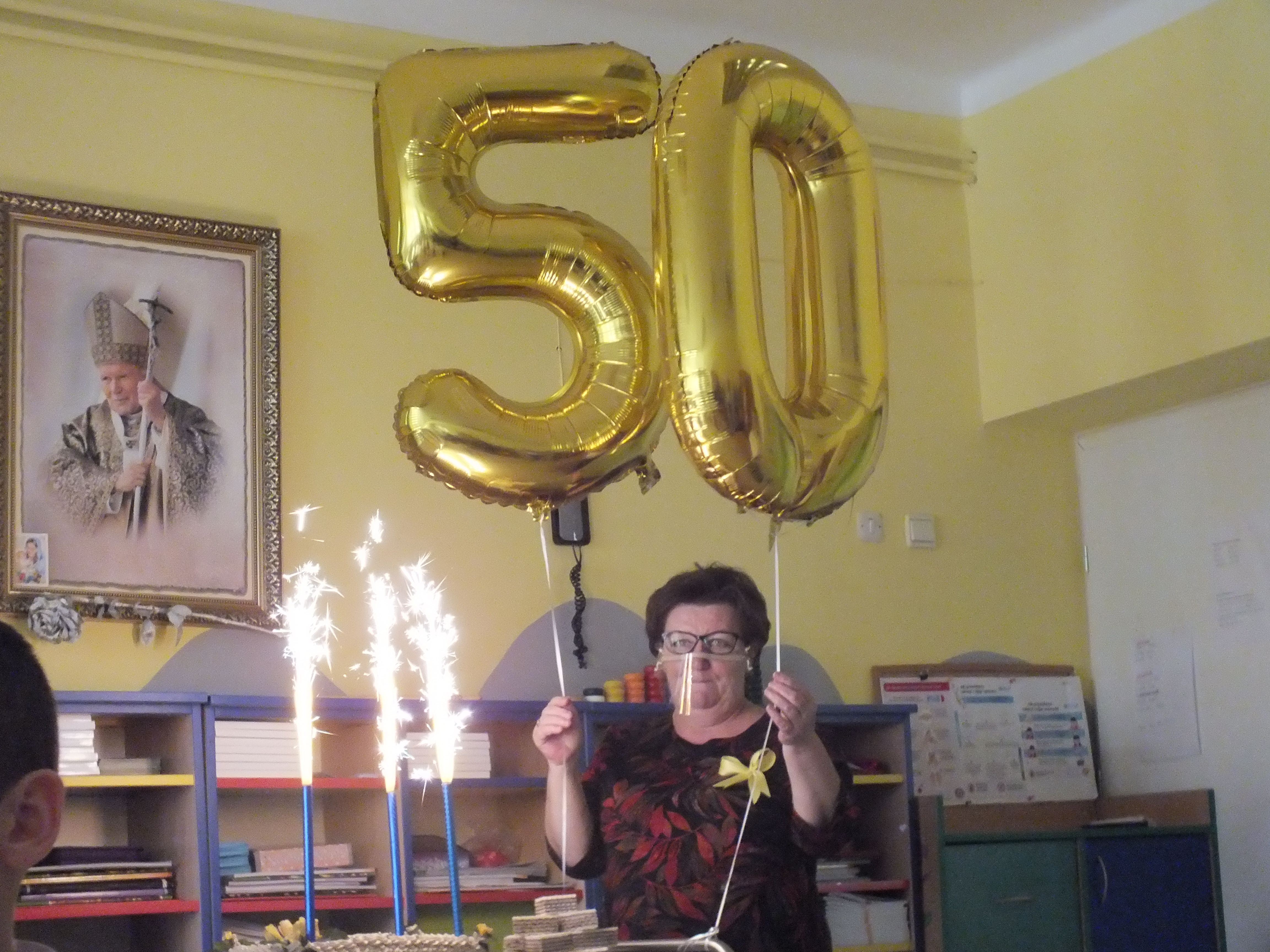 Specjalne balony i tort z okzacji 50-lecia Przedszkola